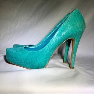 BCBG Pumps